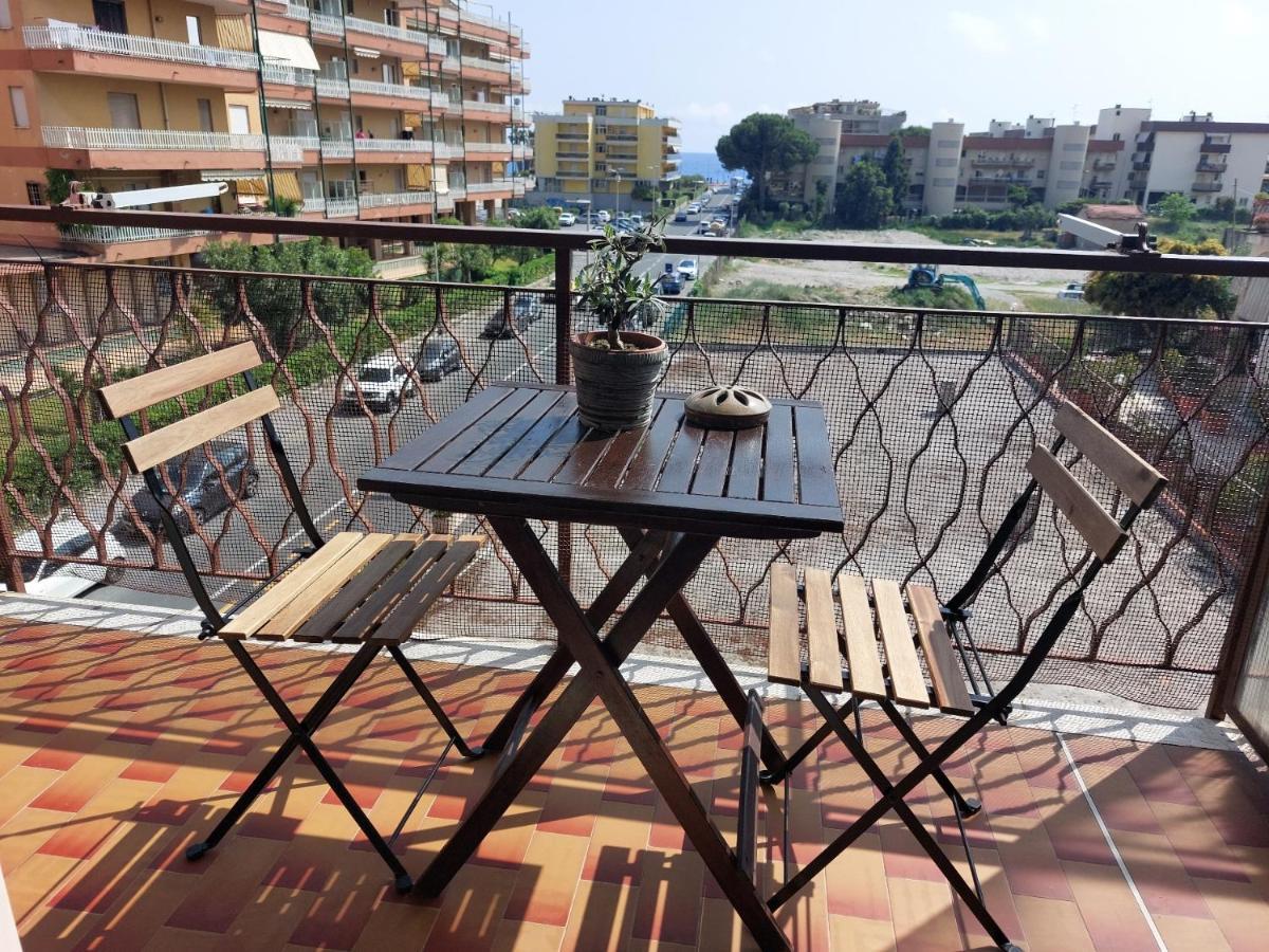 Casa Laura Apartment Ventimiglia Exterior foto